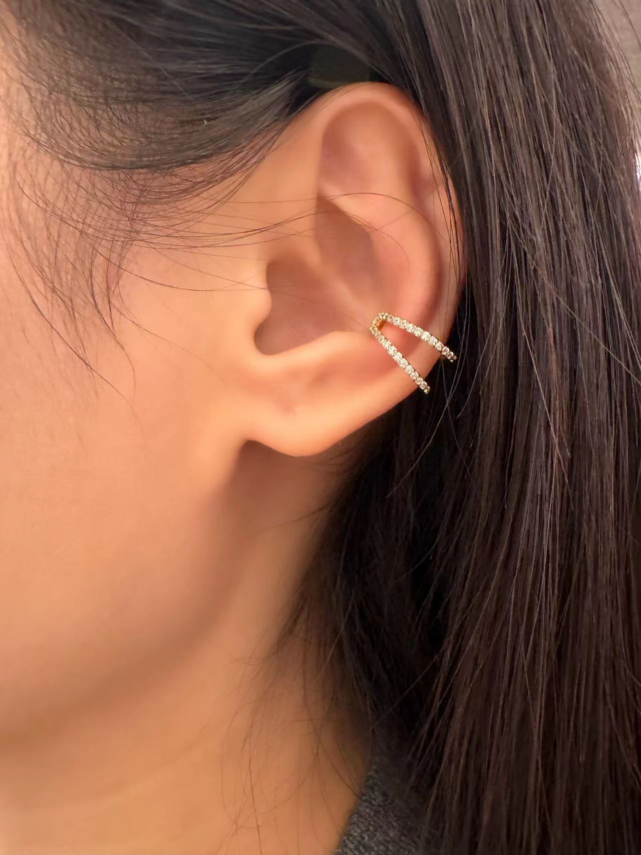 Glittering Arc Ear Cuff