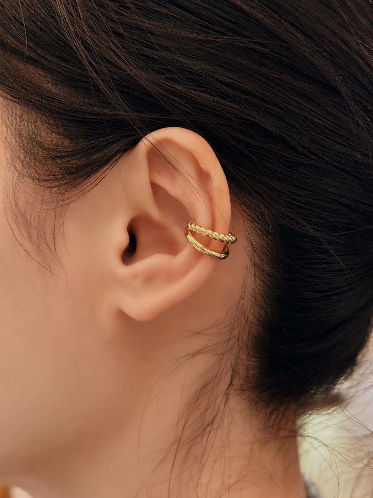 Gleam Wave Ear Cuff